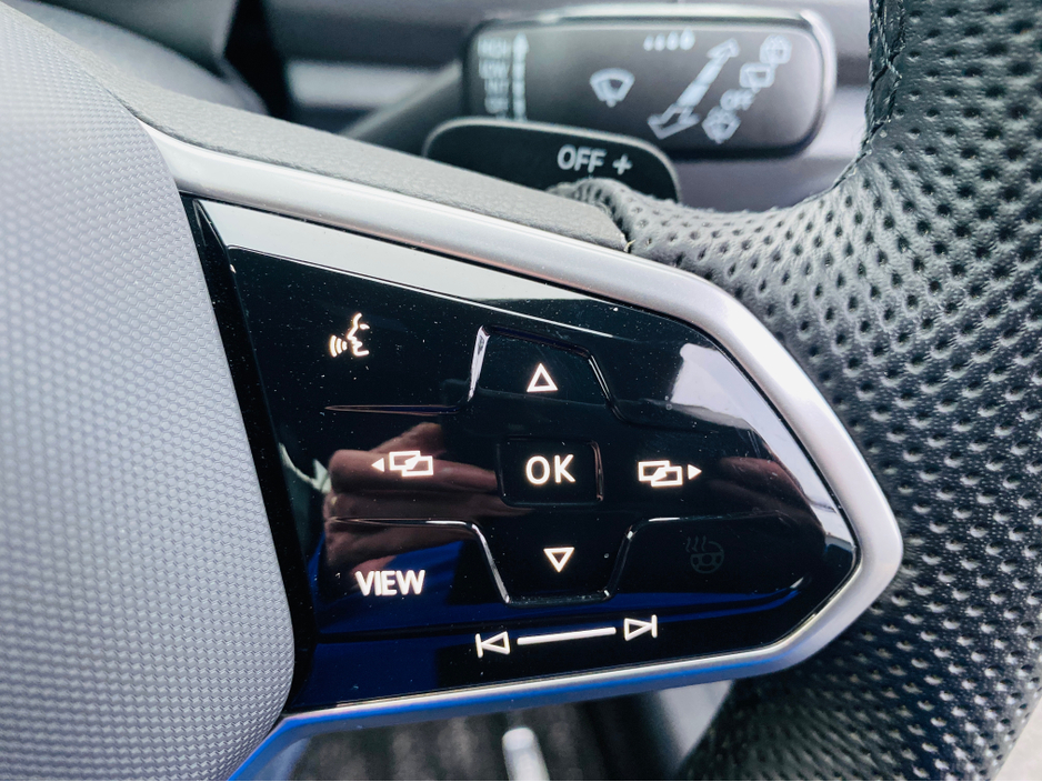 2023 Volkswagen T-Roc - image 21