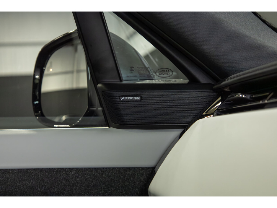 2025 Land Rover Range Rover Sport - image 17