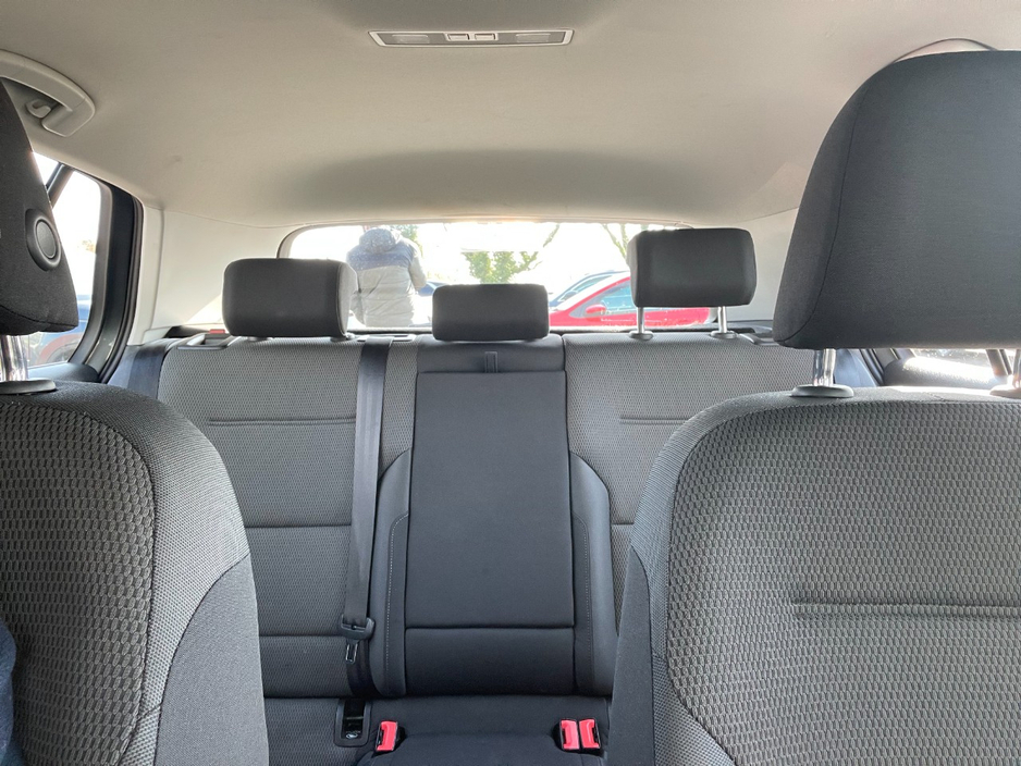 2017 Volkswagen Golf - image 9