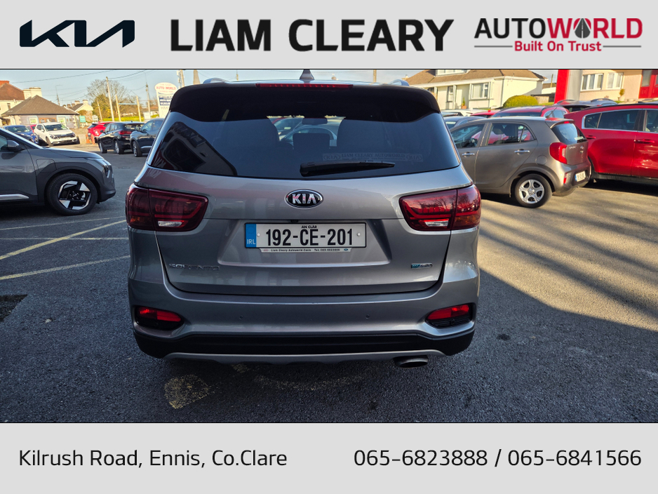 2019 Kia Sorento - image 4