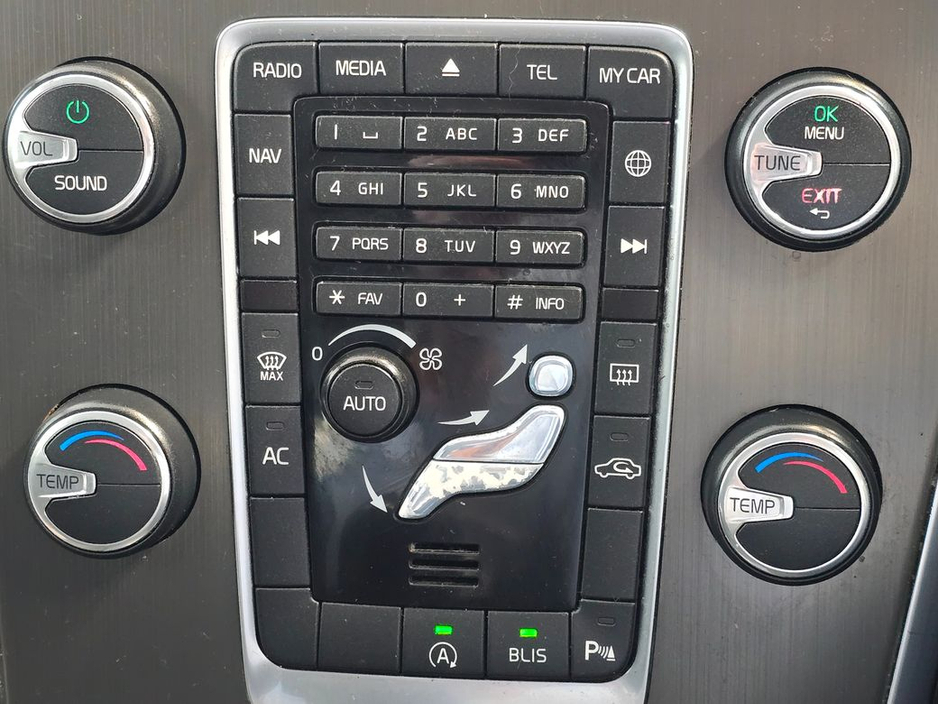 2014 Volvo XC60 - image 16