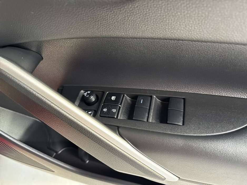 2024 Toyota Corolla Cross - image 16