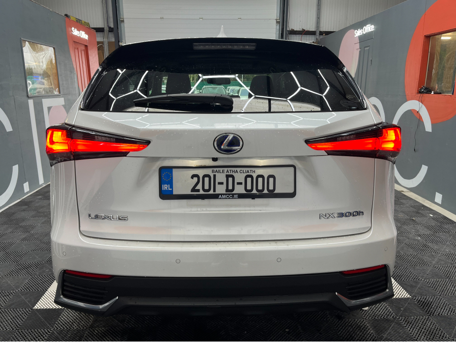 2020 Lexus NX 300 h - image 3