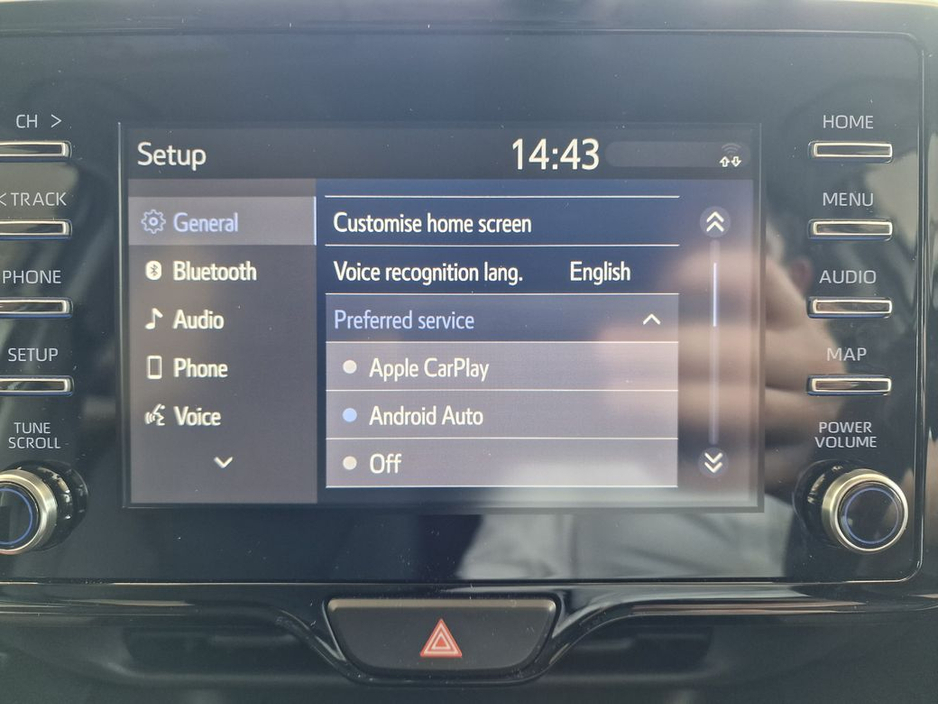 2022 Toyota Yaris Hybrid Luna Automatic €18,950