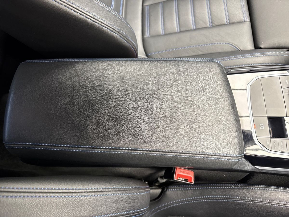 2022 BMW 3 Series - image 15