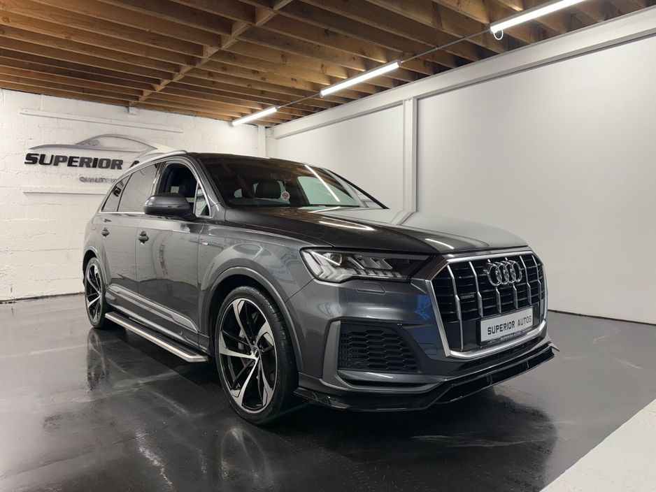 2021 Audi Q7 55 TFSI e S Line €54,995