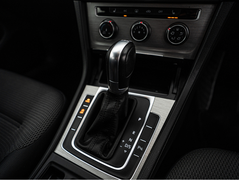 2016 Volkswagen Golf 2016 VW Golf 1.4tsi Auto/High spec/1yr warranty €12,888