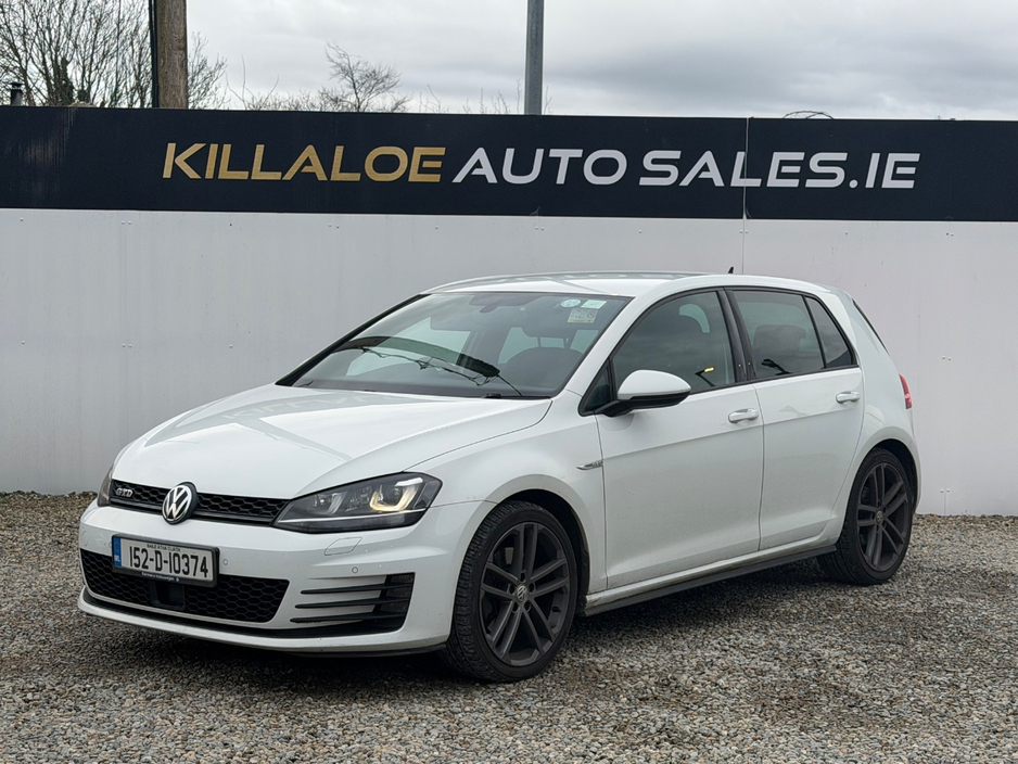 2015 Volkswagen Golf - image 3