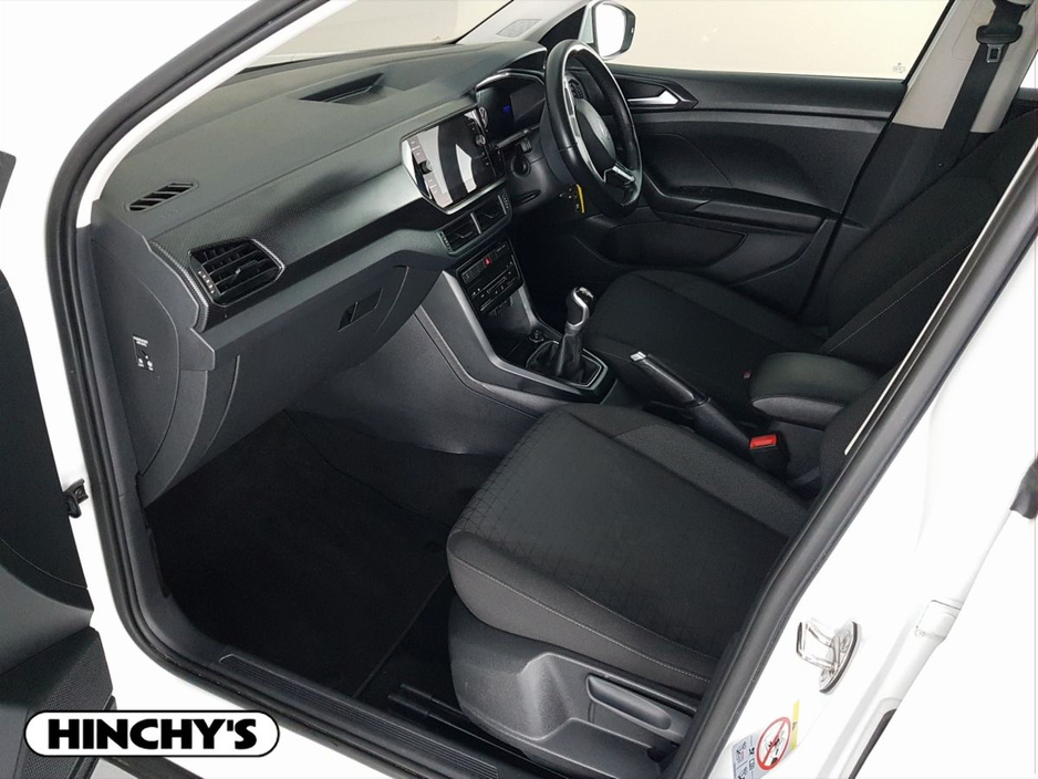 2023 Volkswagen T-Cross - image 4