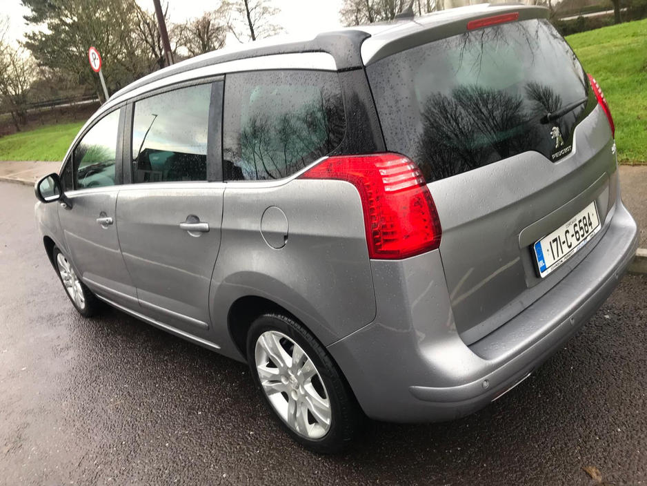 2017 Peugeot 5008 FAMILY 1.6 BLUE HDI 120 L LEATHER €7,950
