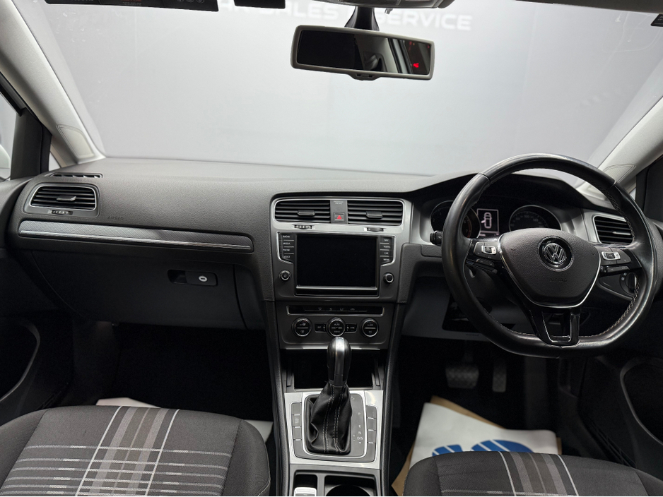 2015 Volkswagen Golf - image 12