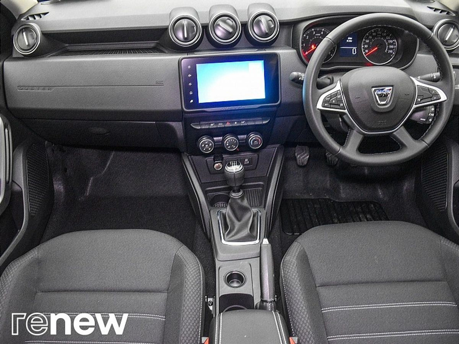 2022 Dacia Duster - image 2