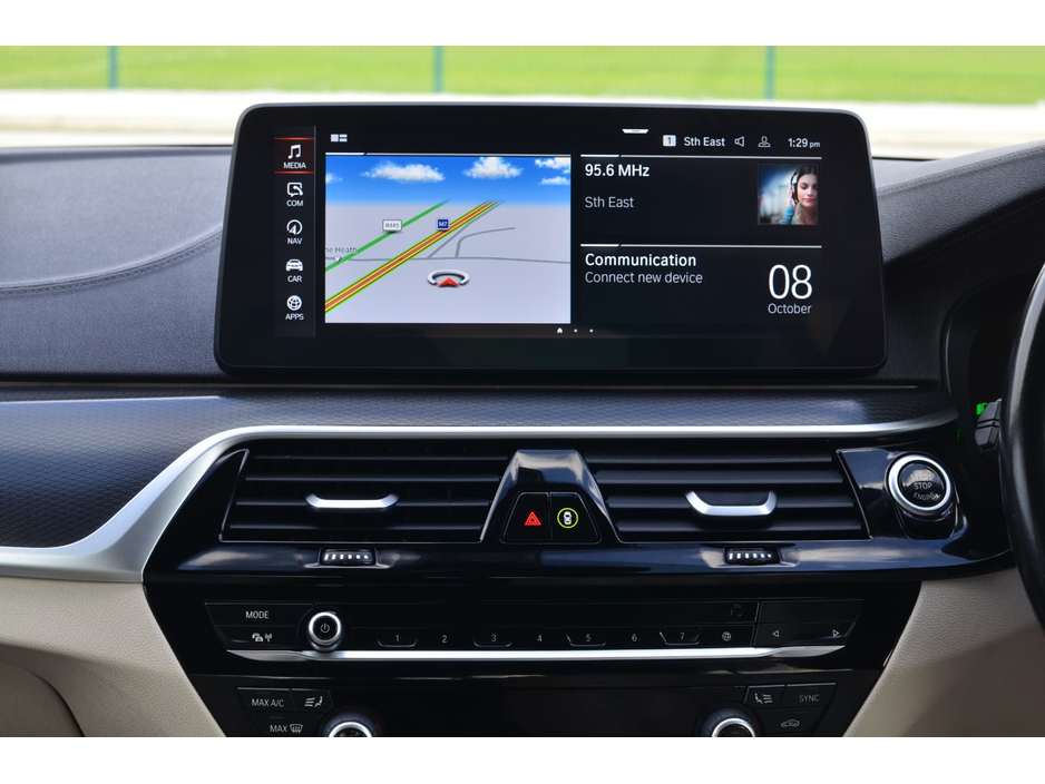 2023 BMW 5 Series - image 10