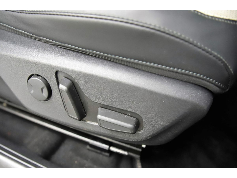 2023 Kia Niro - image 25