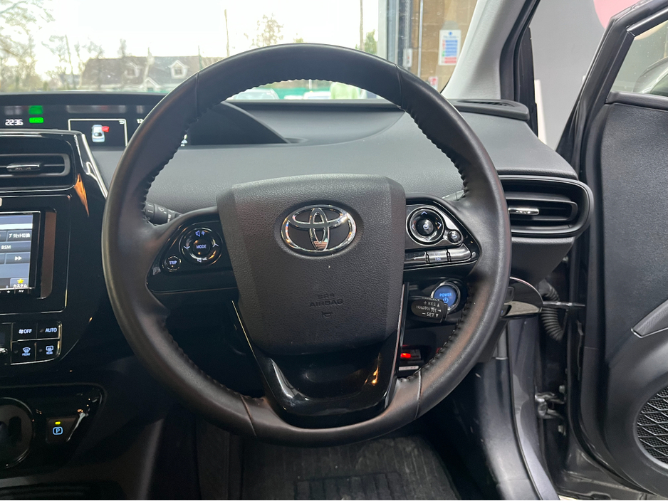 2022 Toyota Prius - image 12