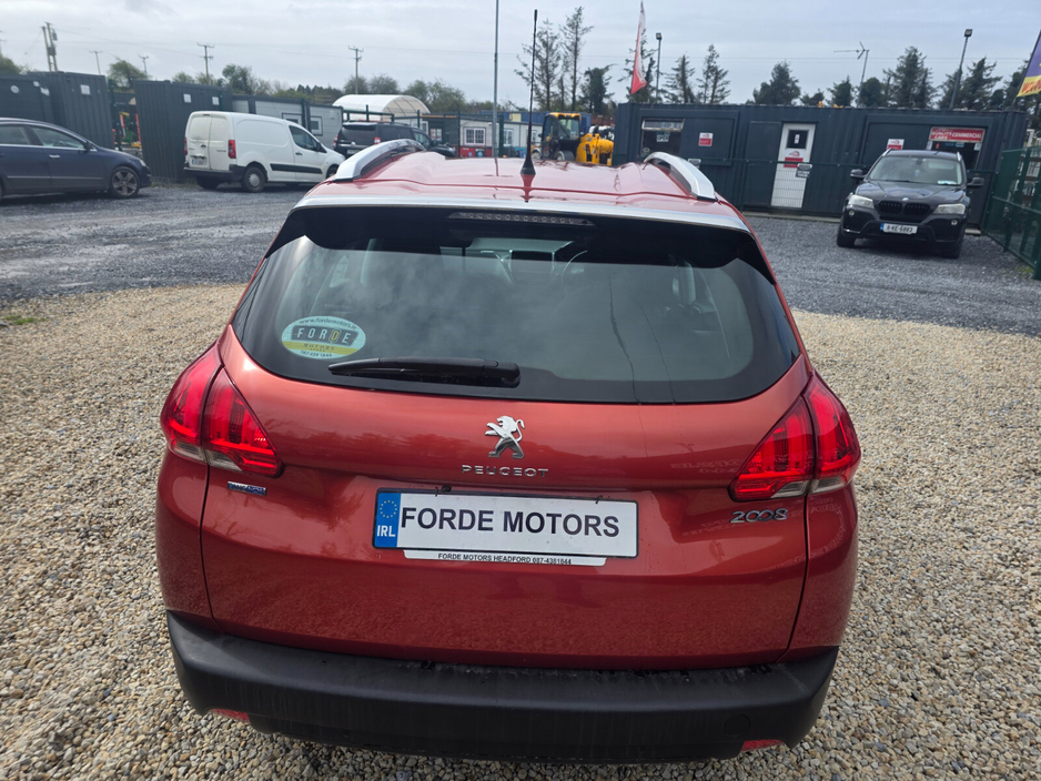 2016 Peugeot 2008 - image 5