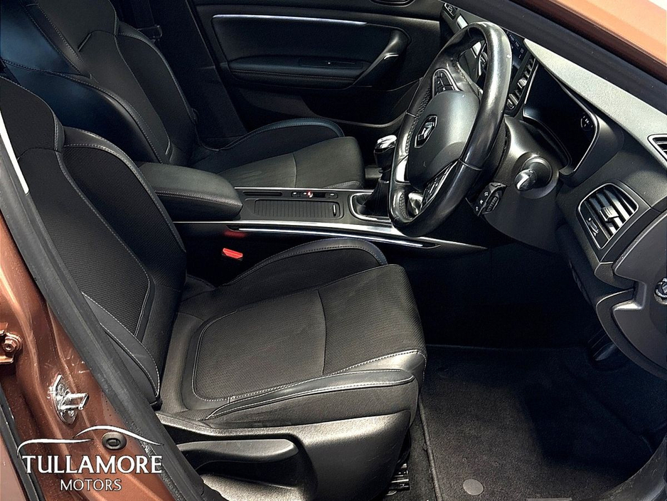 2021 Renault Megane 1.5 Blue dCi 115 ICONIC ST €20,900