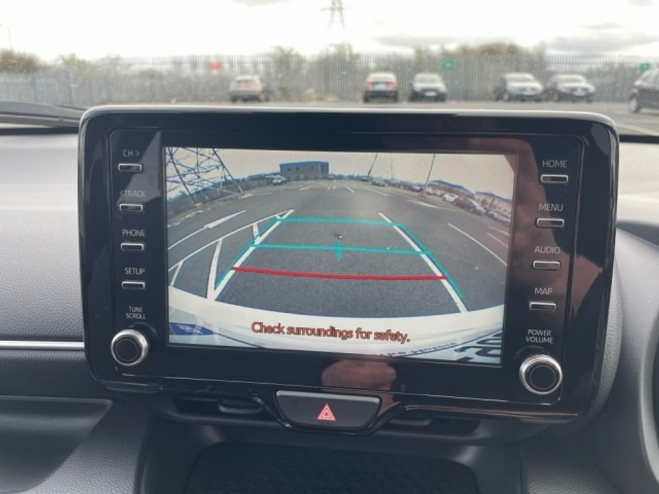 2023 Toyota Yaris - image 13