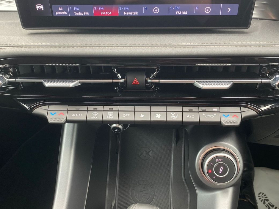 2025 Alfa Romeo Tonale - image 32