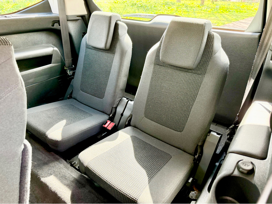 2016 Peugeot 5008 - image 19