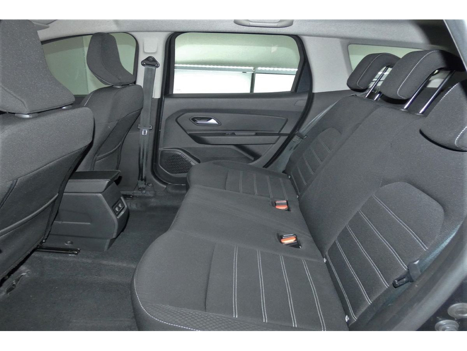 2022 Dacia Duster - image 16