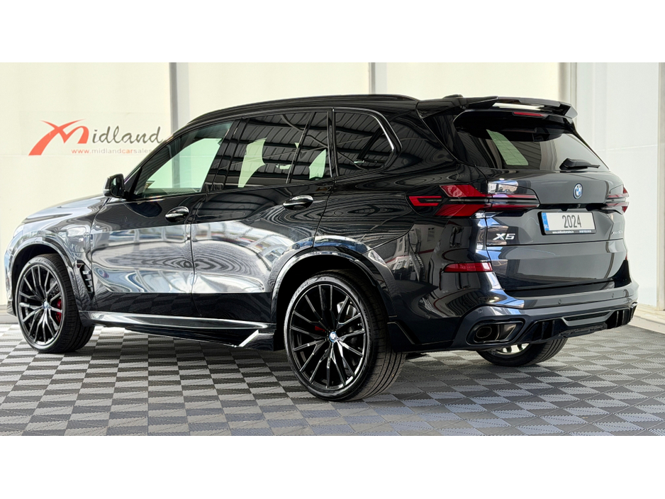 2024 BMW X5 - image 13