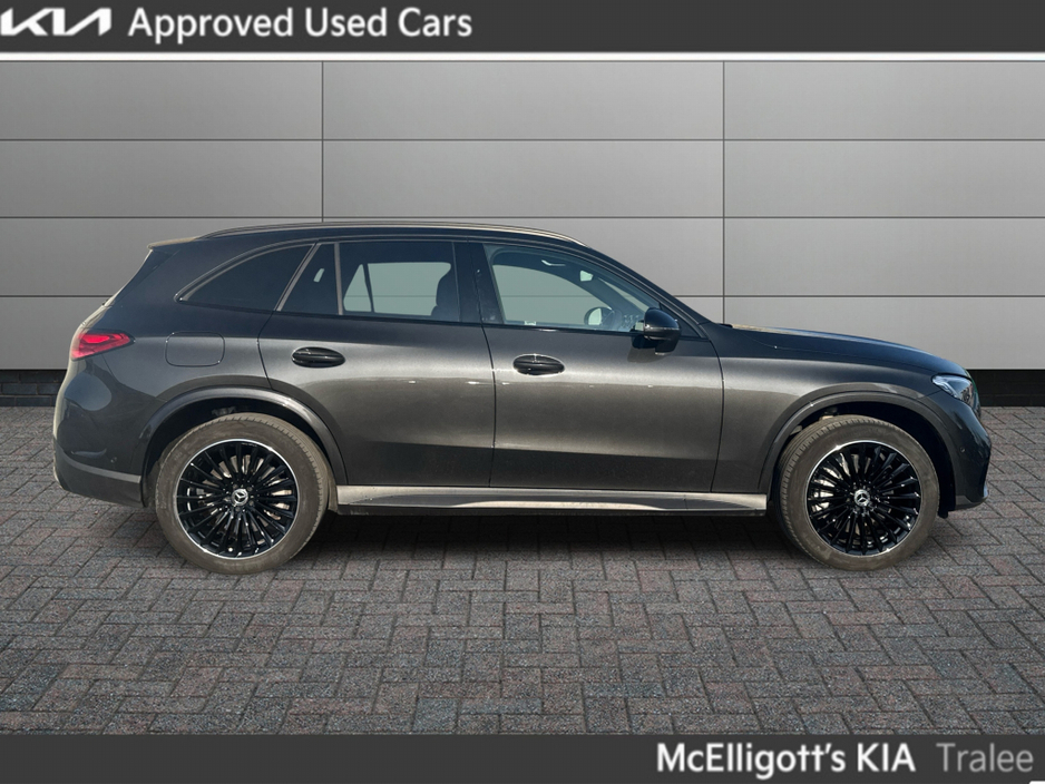 2025 Mercedes-Benz GLC Class - image 7