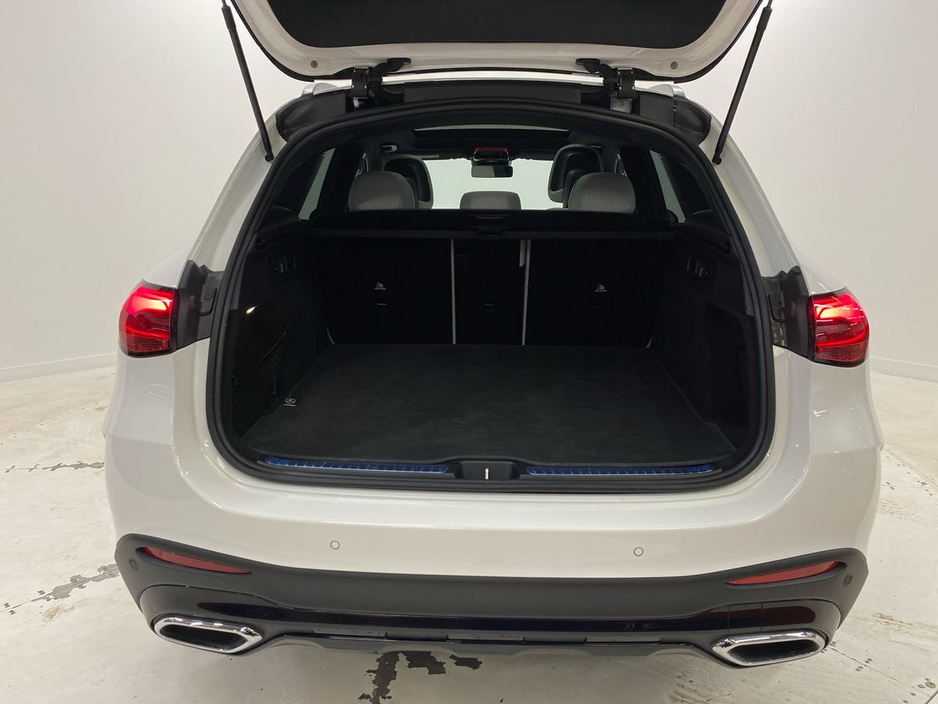 2025 Mercedes-Benz GLC Class - image 20