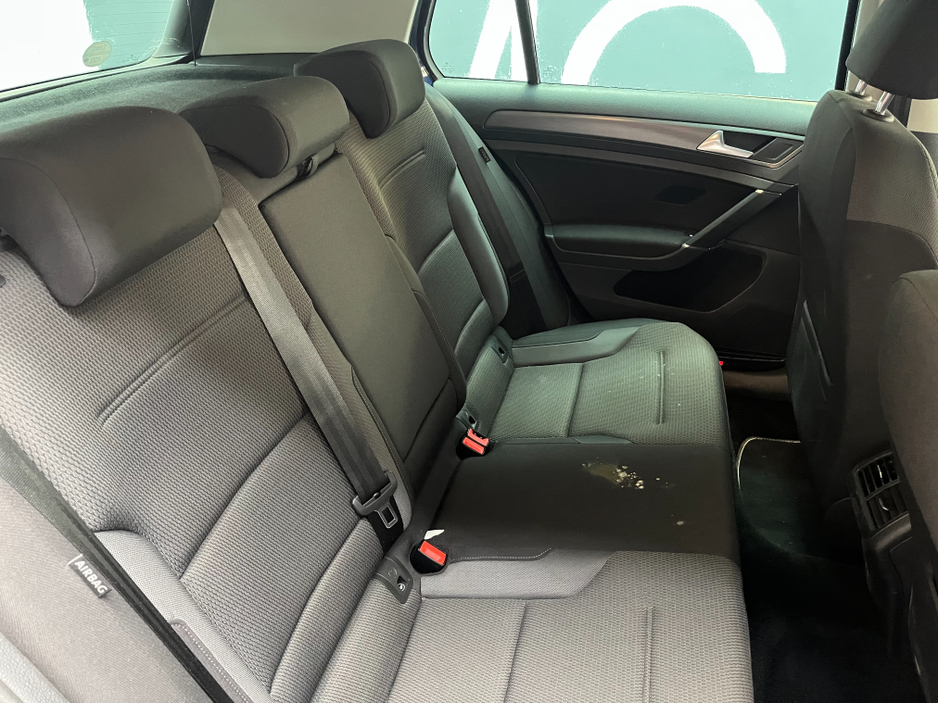 2019 Volkswagen Golf - image 11