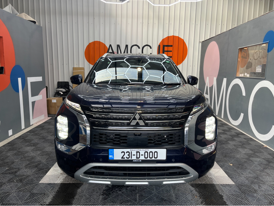 2023 Mitsubishi Outlander - image 6