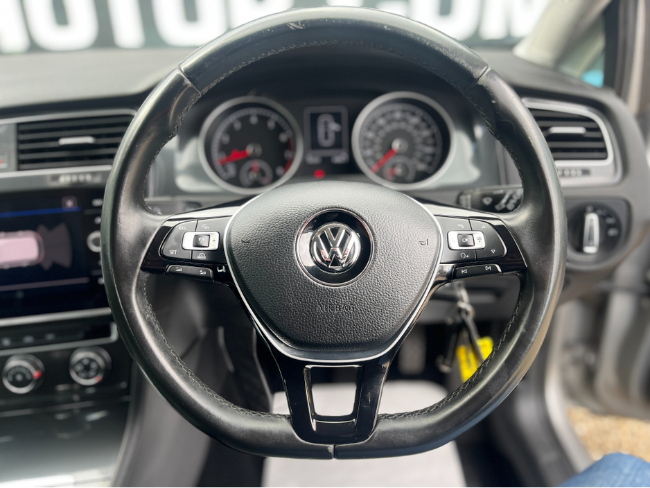 2017 Volkswagen Golf - image 10