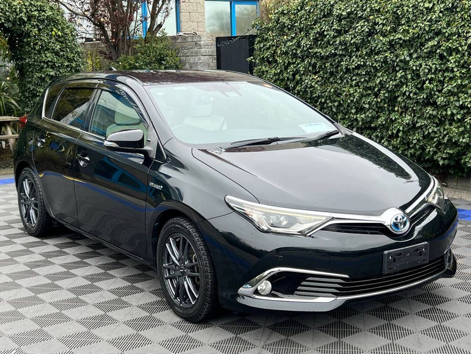 2016 Toyota Auris - image 15