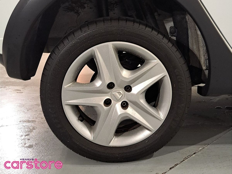 2015 Dacia Sandero Stepway TCe 90 S&S SIGNATURE €10,380