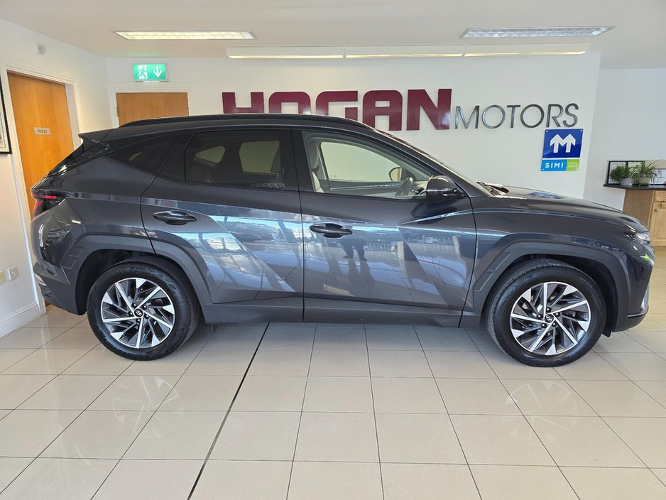 2023 Hyundai Tucson - image 3