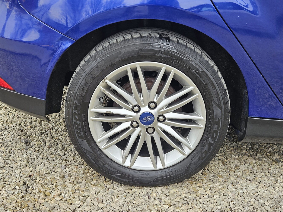 2017 Ford Focus - image 28