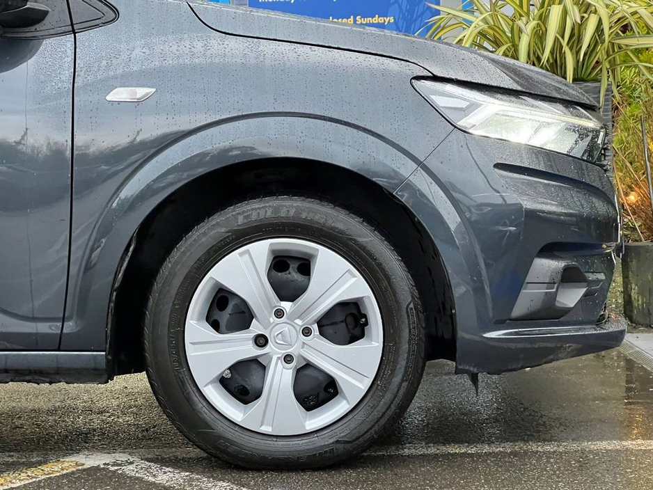 2023 Dacia Sandero ESSENTIAL 1.0 TCE // CRUISE CONTROL // AIR CONDITIONING // 2 KEYS €12,900