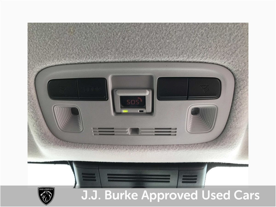 2024 Toyota Yaris - image 28