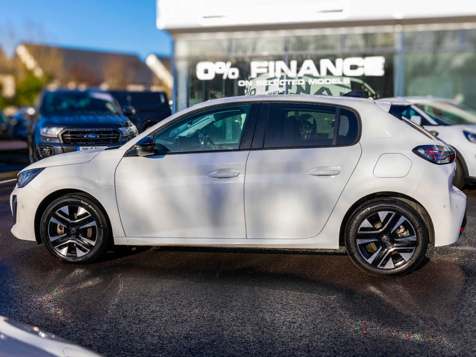 2025 Peugeot 208 - image 19