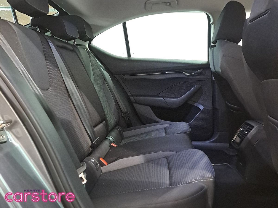 2024 Skoda Octavia OCTAVIA AMB 2.0TDI 115HP €30,880