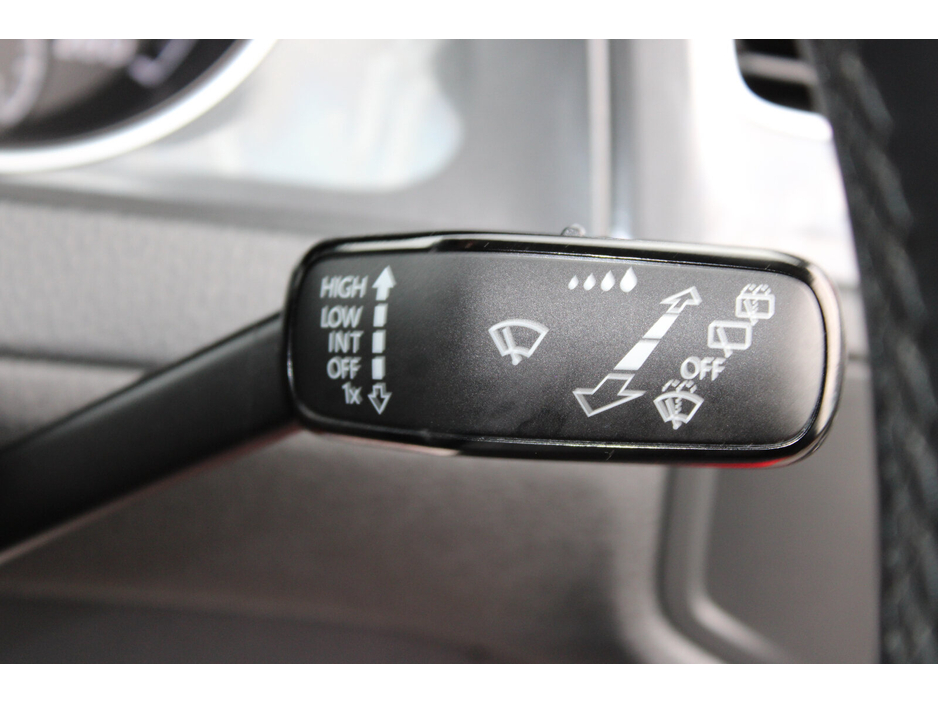 2018 Volkswagen Golf - image 24