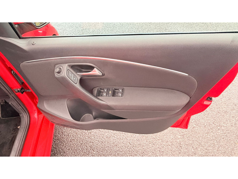 2016 Volkswagen Polo 1.2 TSI 5DR 90HP Comfortline DSG €11,500