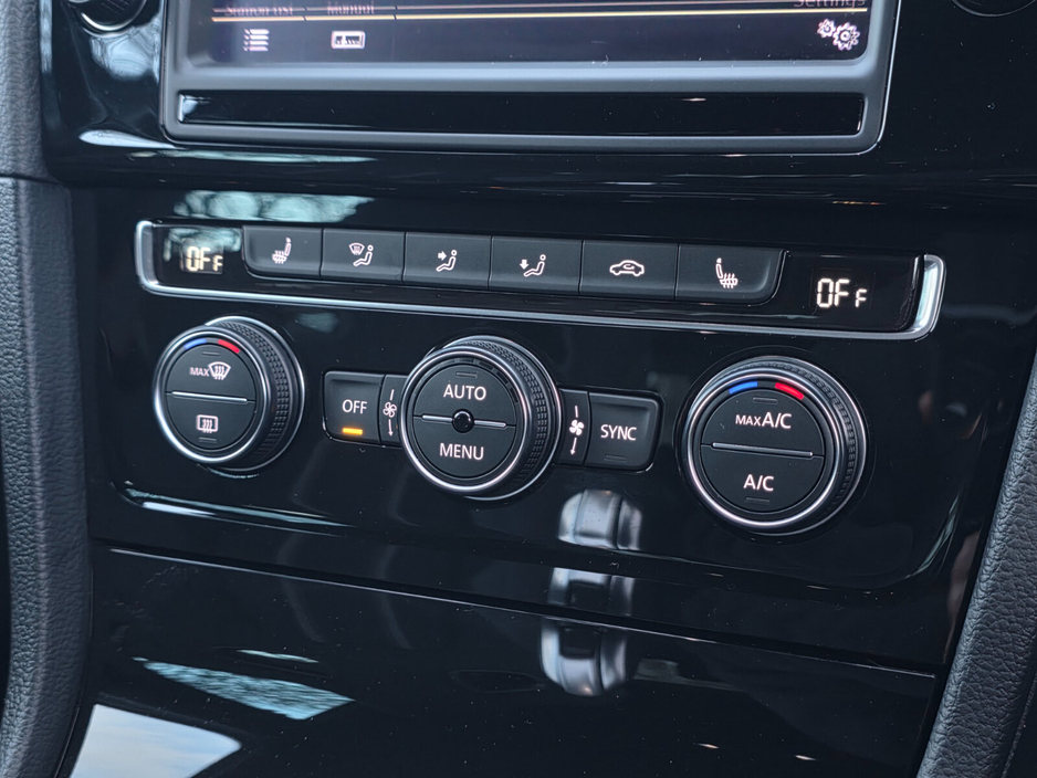 2016 Volkswagen Golf - image 27