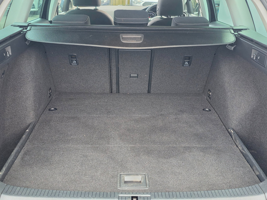 2016 Volkswagen Golf - image 13