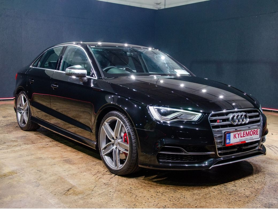 2016 Audi S3 BLACK HALF LEATHER UPHOLSTERY - FACTORY ALLOY WHEELS - FLAT BOTTOM STEERING WHEEL - REVERSE CAMERA €25,950