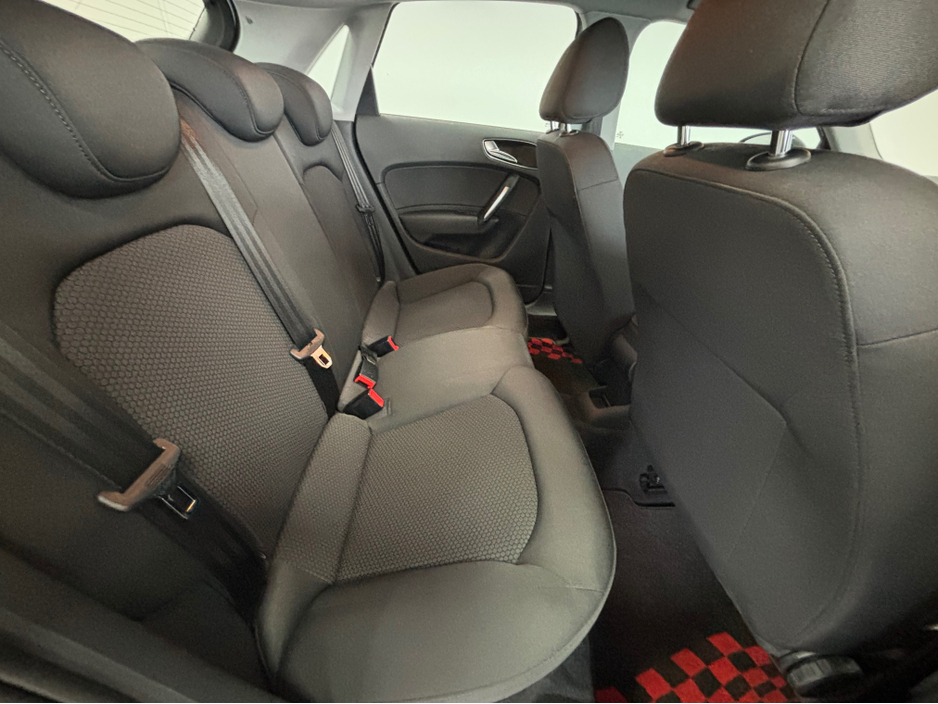 2014 Audi A1 - image 7