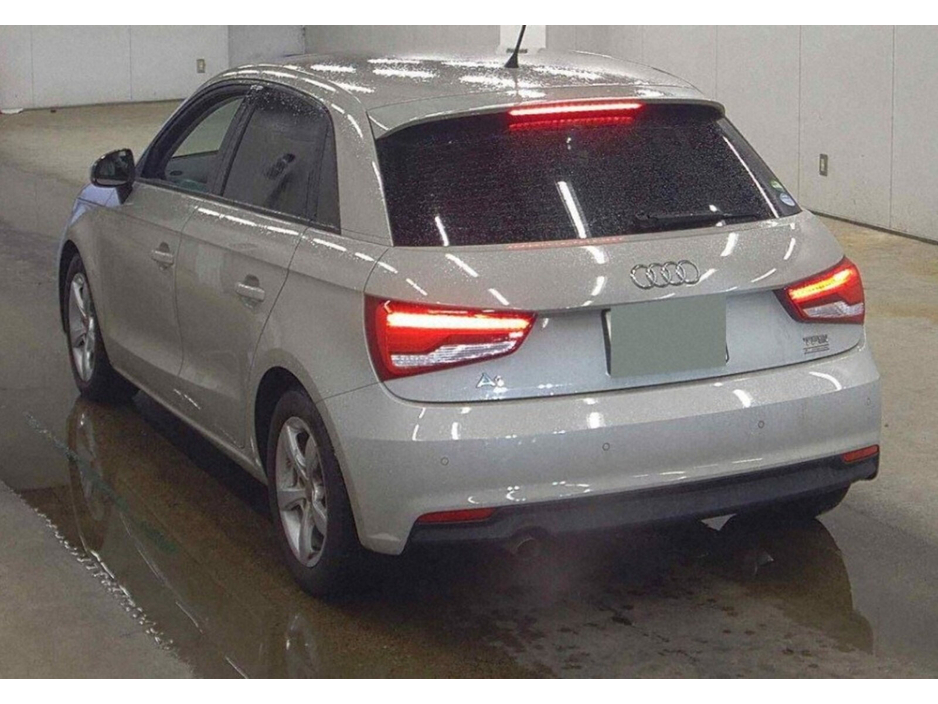 2017 Audi A1 - image 9