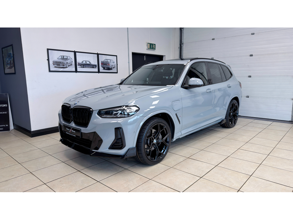 2023 BMW X3 - image 3