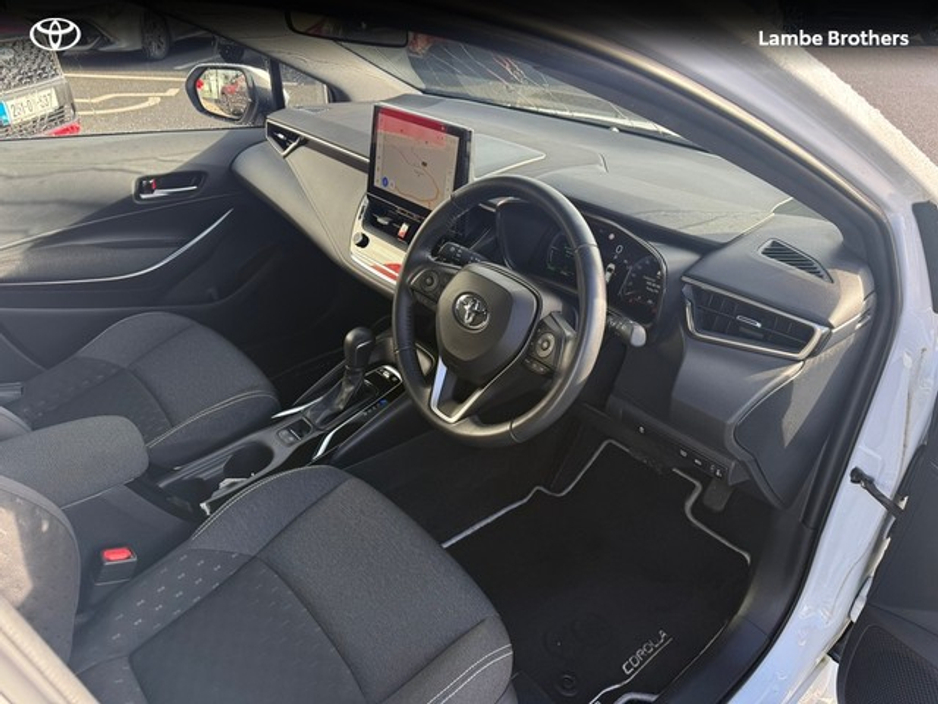 2023 Toyota Corolla - image 9