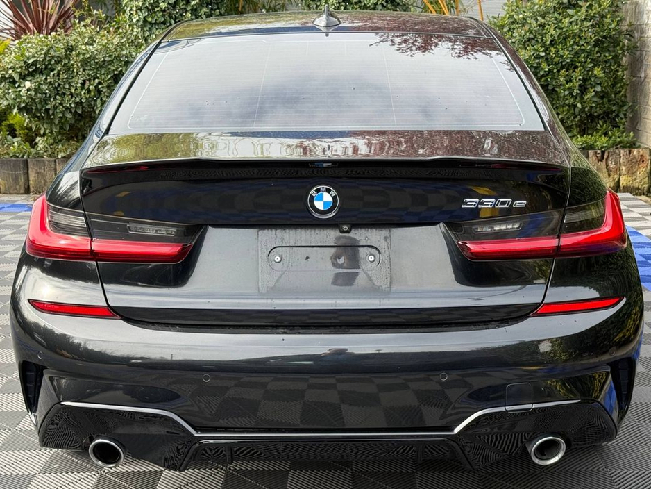 2020 BMW 3 Series - image 18