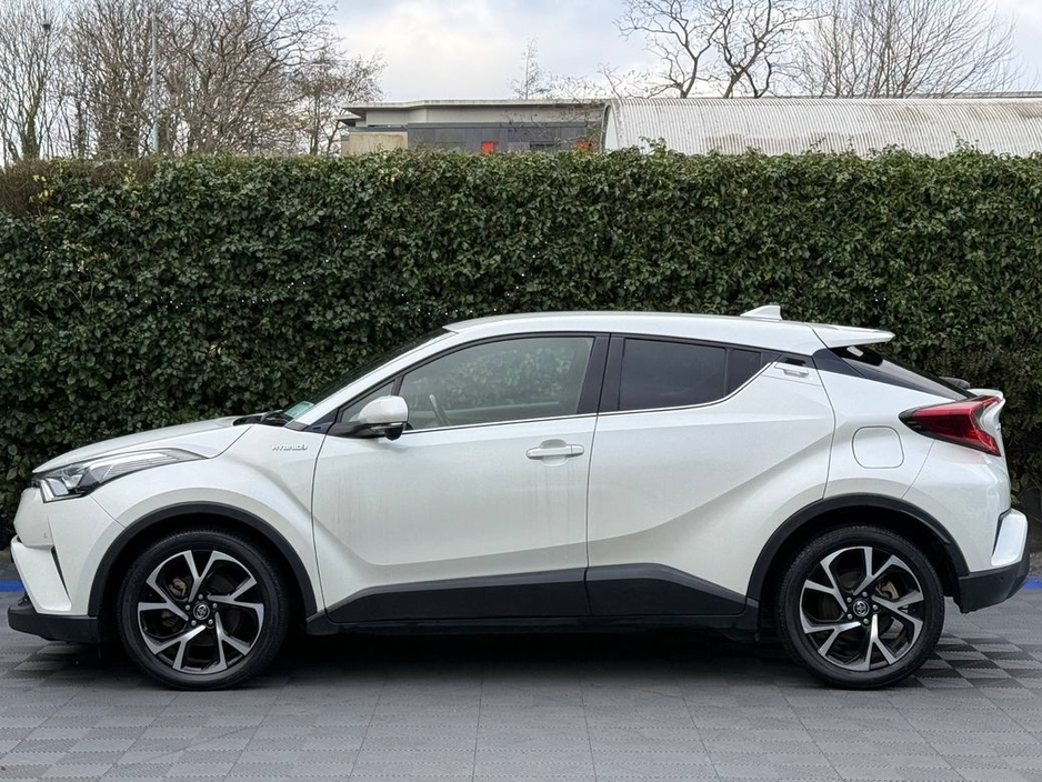2019 Toyota C-HR 1.8 HYBRID // DIAMOND CUT ALLOYS // HALF LEATHER HEATED SEATS // DUAL ZONE CLIMATE CONTROL €19,900